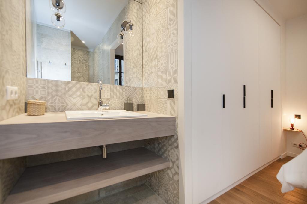 Pick A Flat'S Apartment In Le Marais - Rue Sainte Croix De La Bretonnerie Paris Rum bild