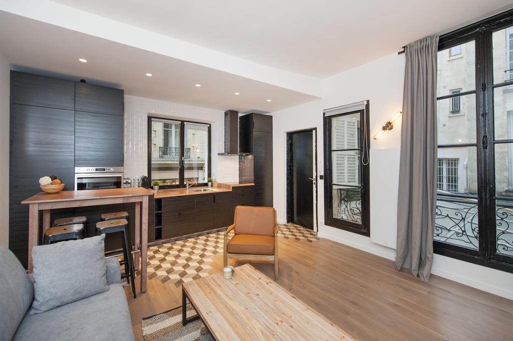 Pick A Flat'S Apartment In Le Marais - Rue Sainte Croix De La Bretonnerie Paris Exteriör bild