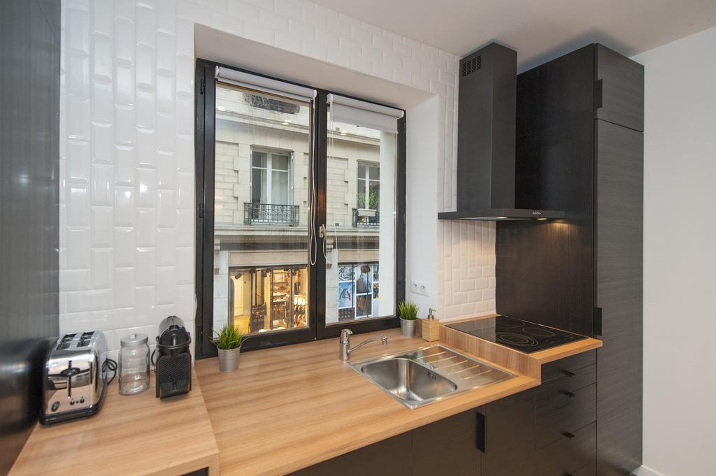 Pick A Flat'S Apartment In Le Marais - Rue Sainte Croix De La Bretonnerie Paris Rum bild